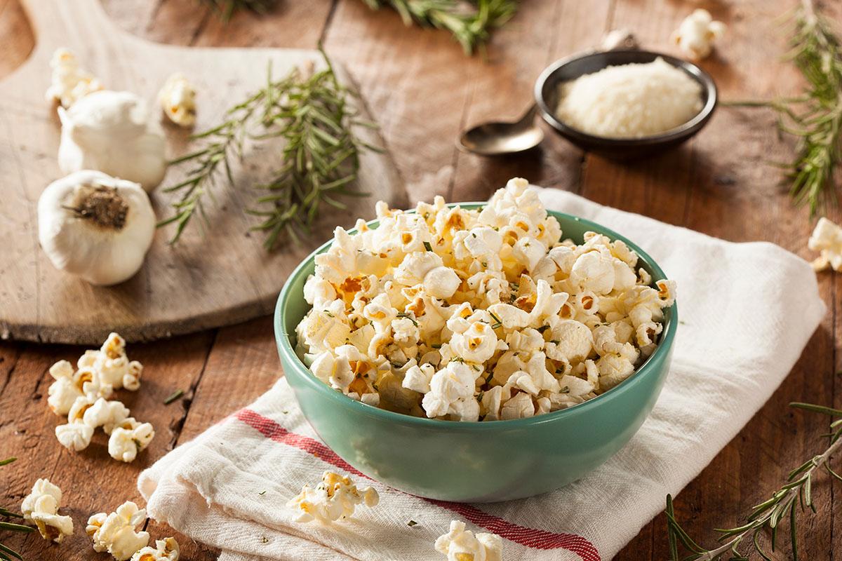 Olive Oil Popcorn with Garlic and Rosemary